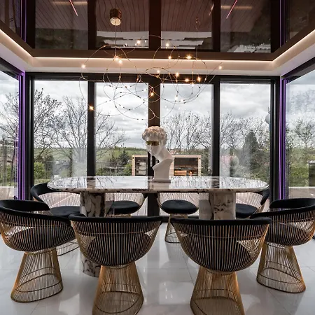 Chandelier Sky Mansion - Express Villa