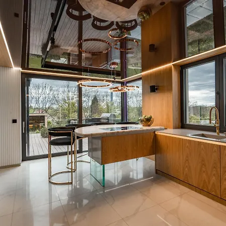 Chandelier Sky Mansion - Express Villa